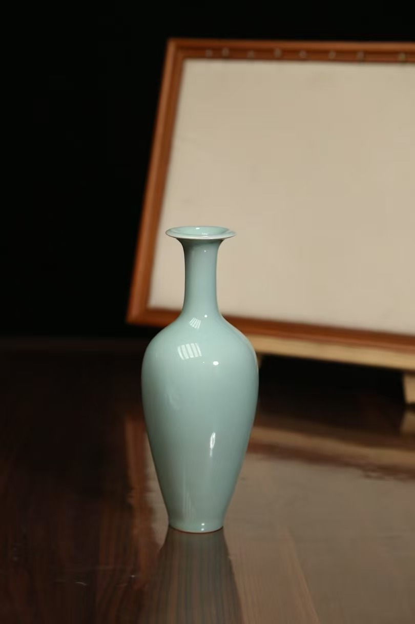 梅瓶与枯枝的对话